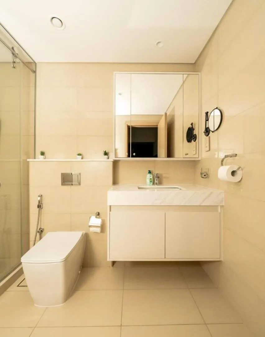 Lux 2Br Downtown - Burj-Fountain View - Pool -Gym Apartment Dubai
