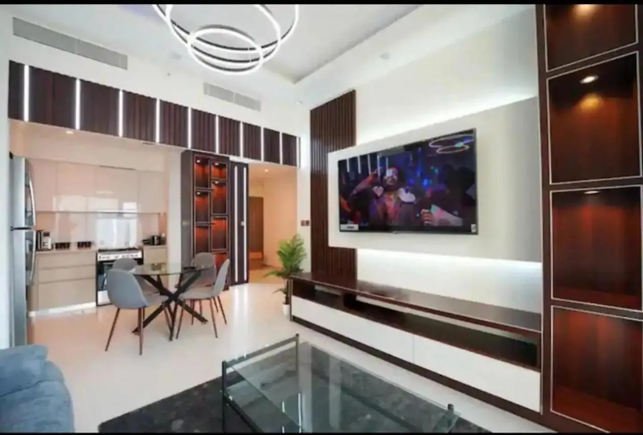 Lux 2Br Downtown - Burj-Fountain View - Pool -Gym Apartment Dubai