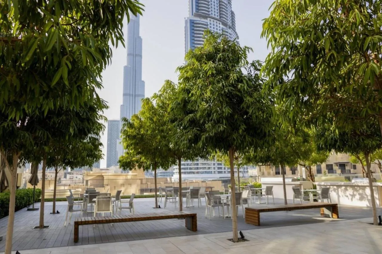 Lux 2Br Downtown - Burj-Fountain View - Pool -Gym Apartment Dubai