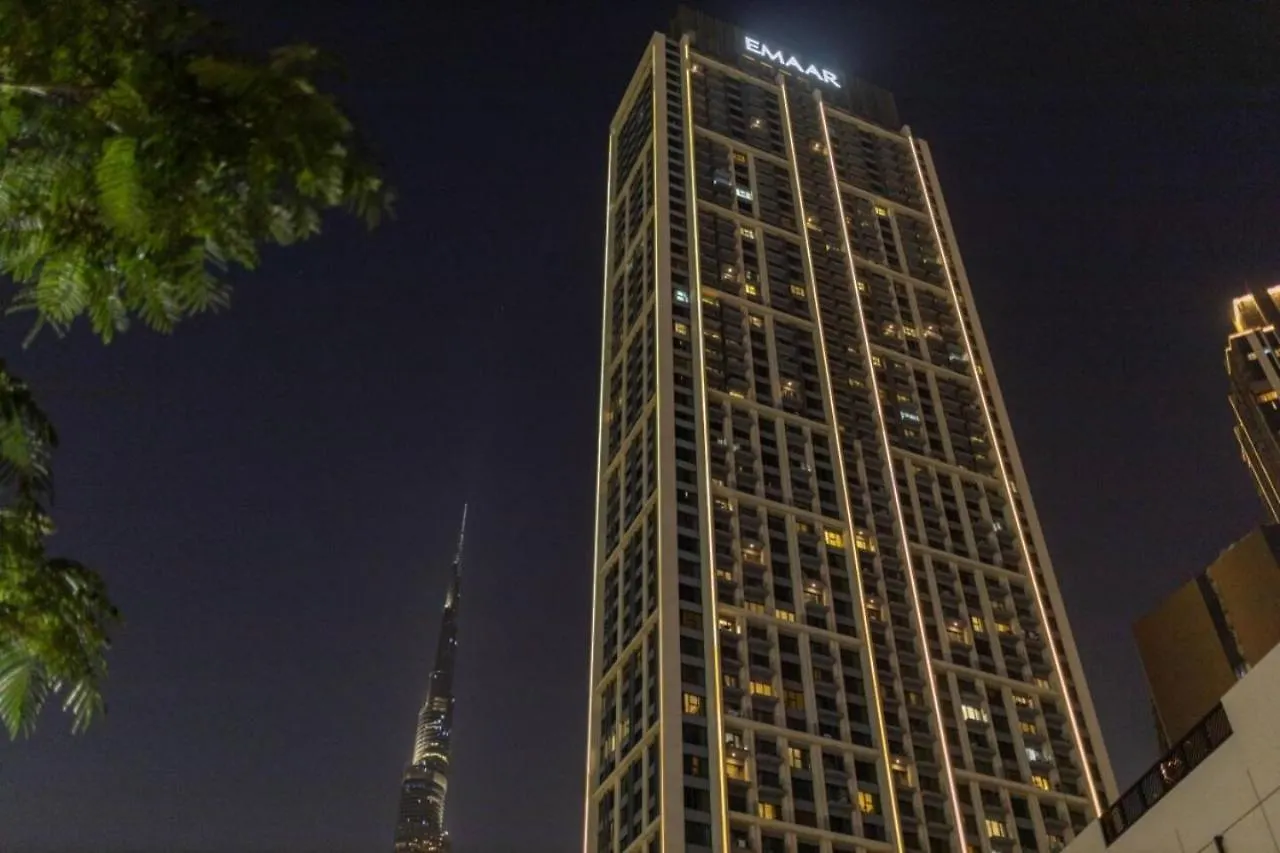 Lux 2Br Downtown - Burj-Fountain View - Pool -Gym Apartment Dubai