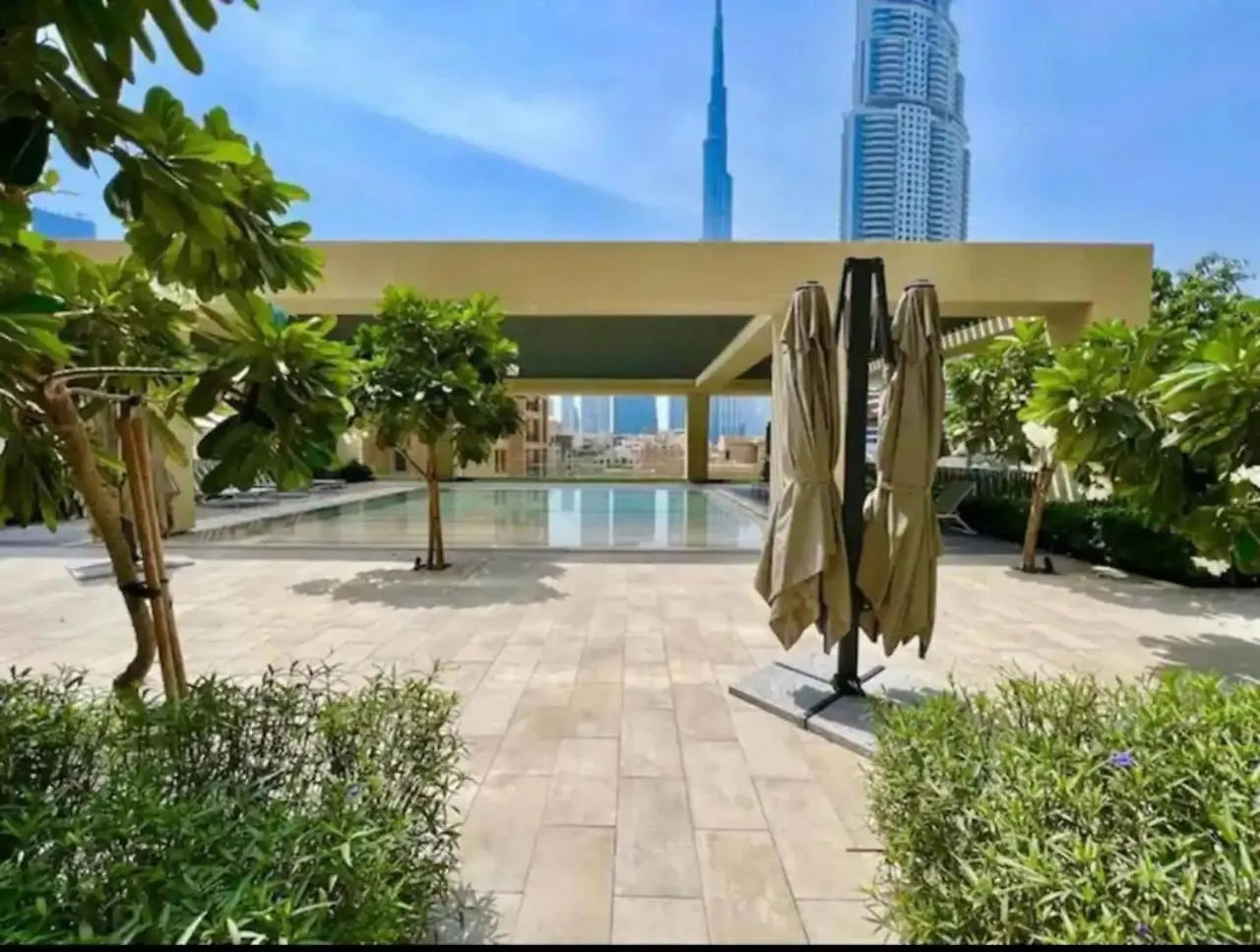 Lux 2Br Downtown - Burj-Fountain View - Pool -Gym Apartment Dubai