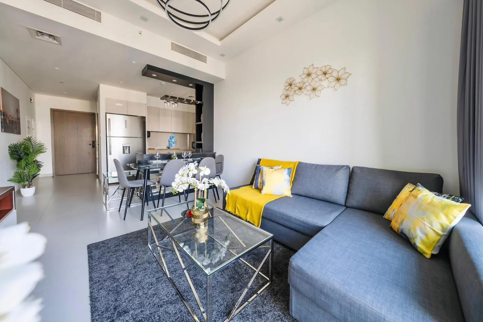 Lux 2Br Downtown - Burj-Fountain View - Pool -Gym Apartment Dubai