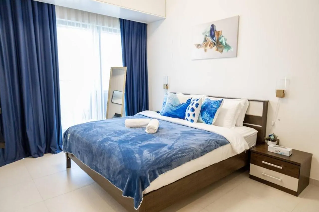 Lux 2Br Downtown - Burj-Fountain View - Pool -Gym Apartment Dubai