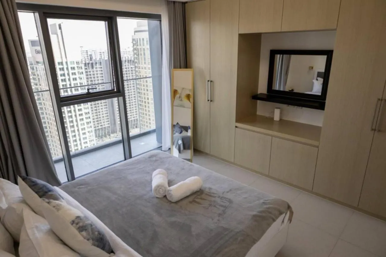 Lux 2Br Downtown - Burj-Fountain View - Pool -Gym Apartment Dubai