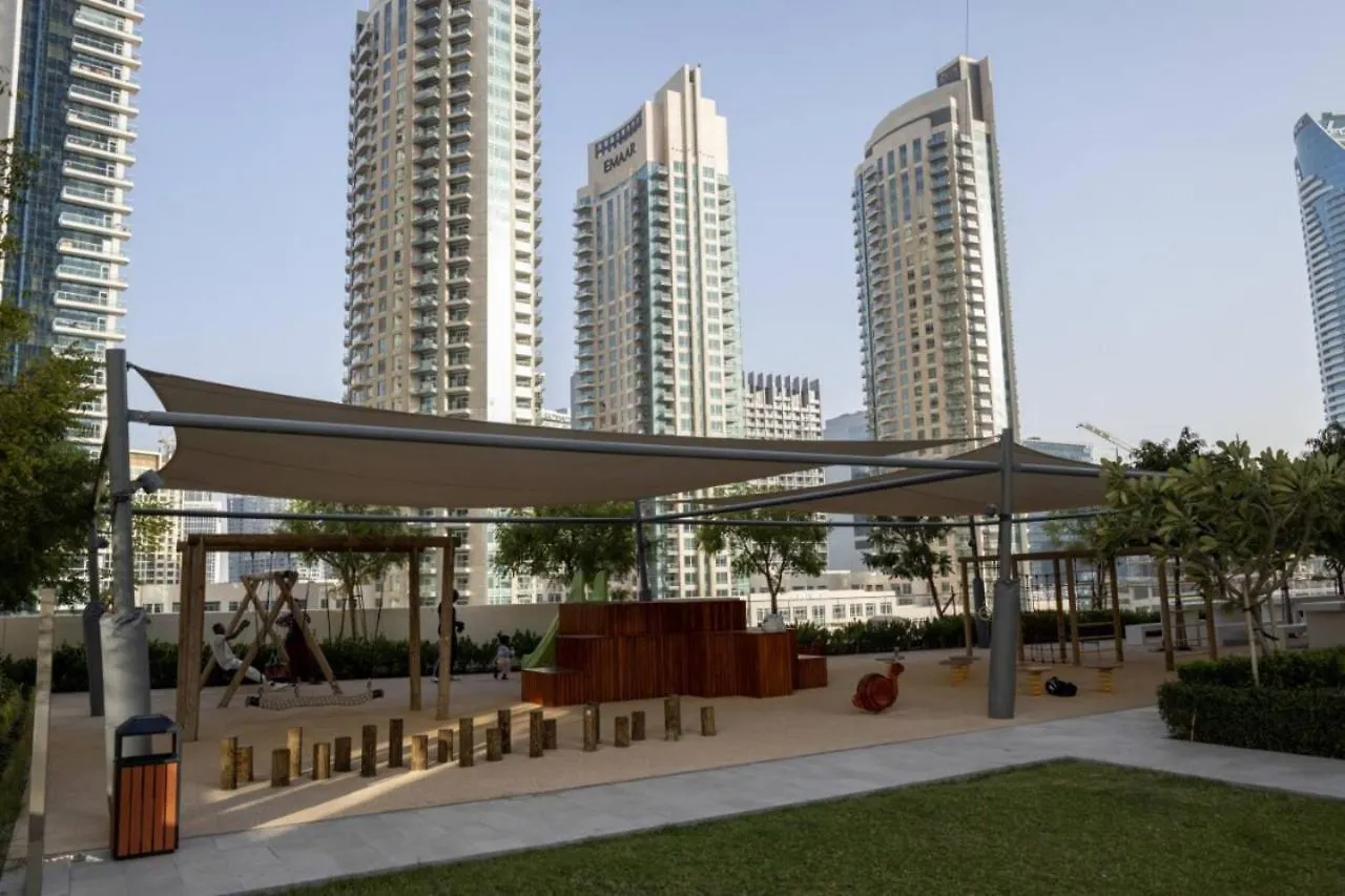 Lux 2Br Downtown - Burj-Fountain View - Pool -Gym Apartment Dubai
