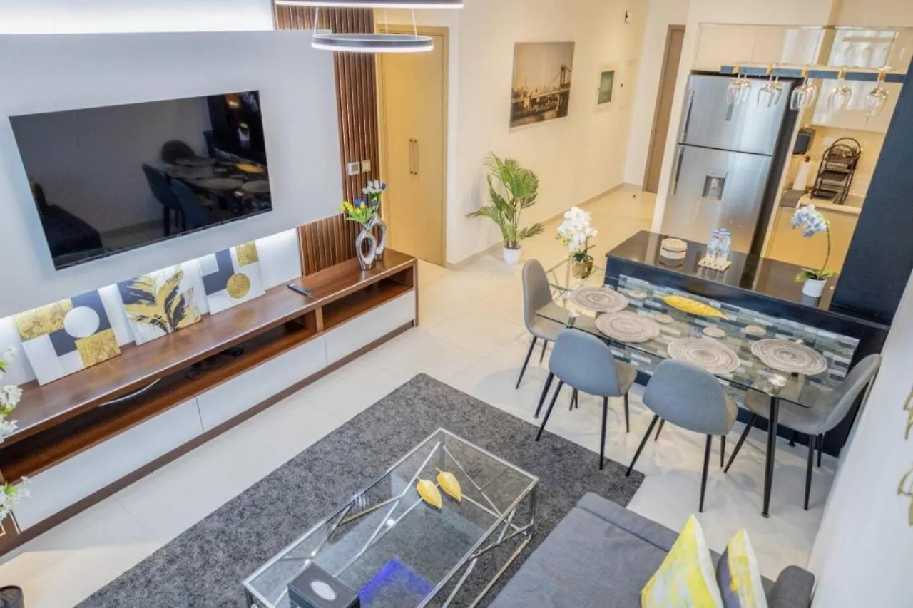 Lux 2Br Downtown - Burj-Fountain View - Pool -Gym Apartment Dubai 0*,