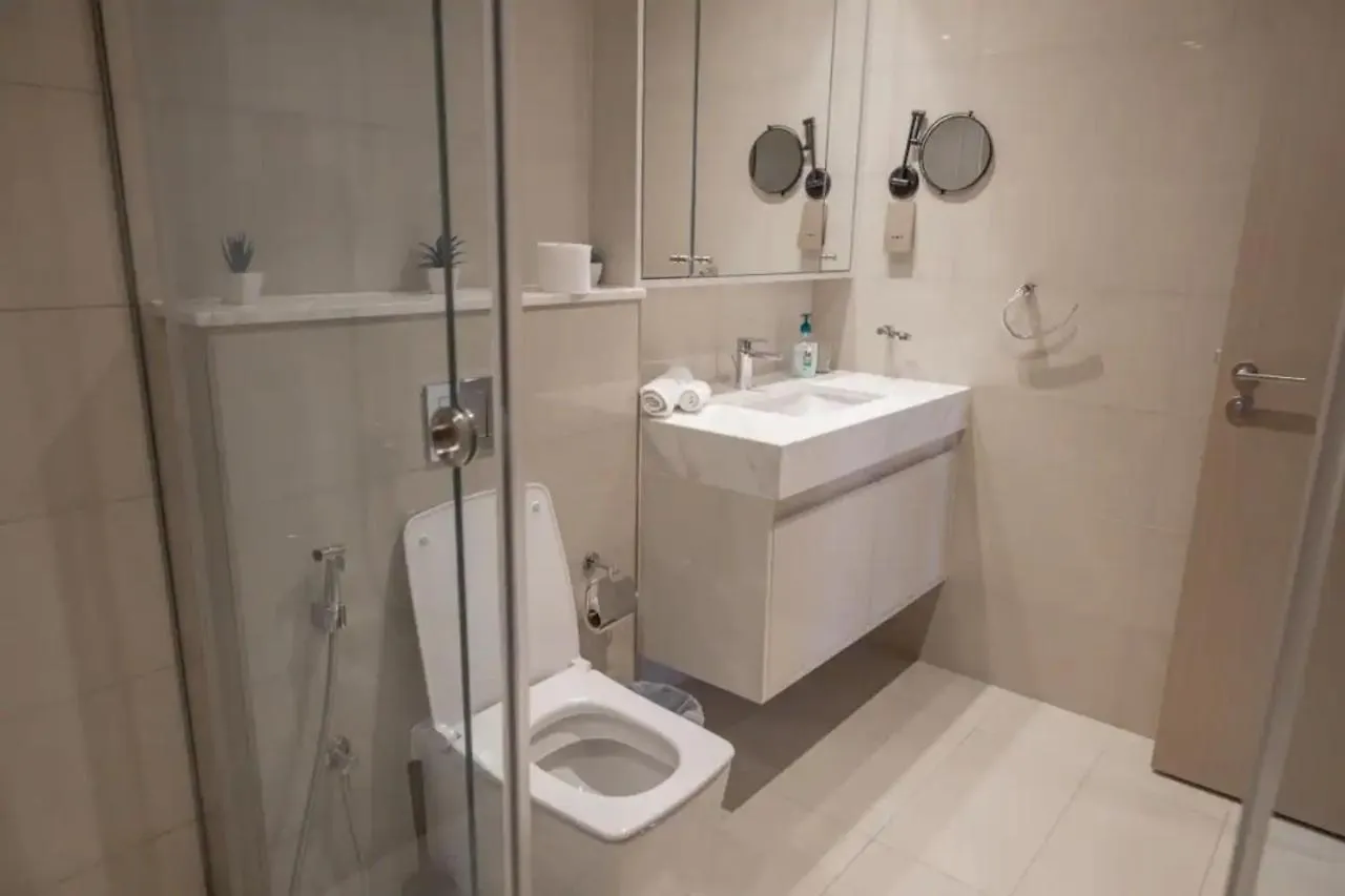 Lux 2Br Downtown - Burj-Fountain View - Pool -Gym Apartment Dubai
