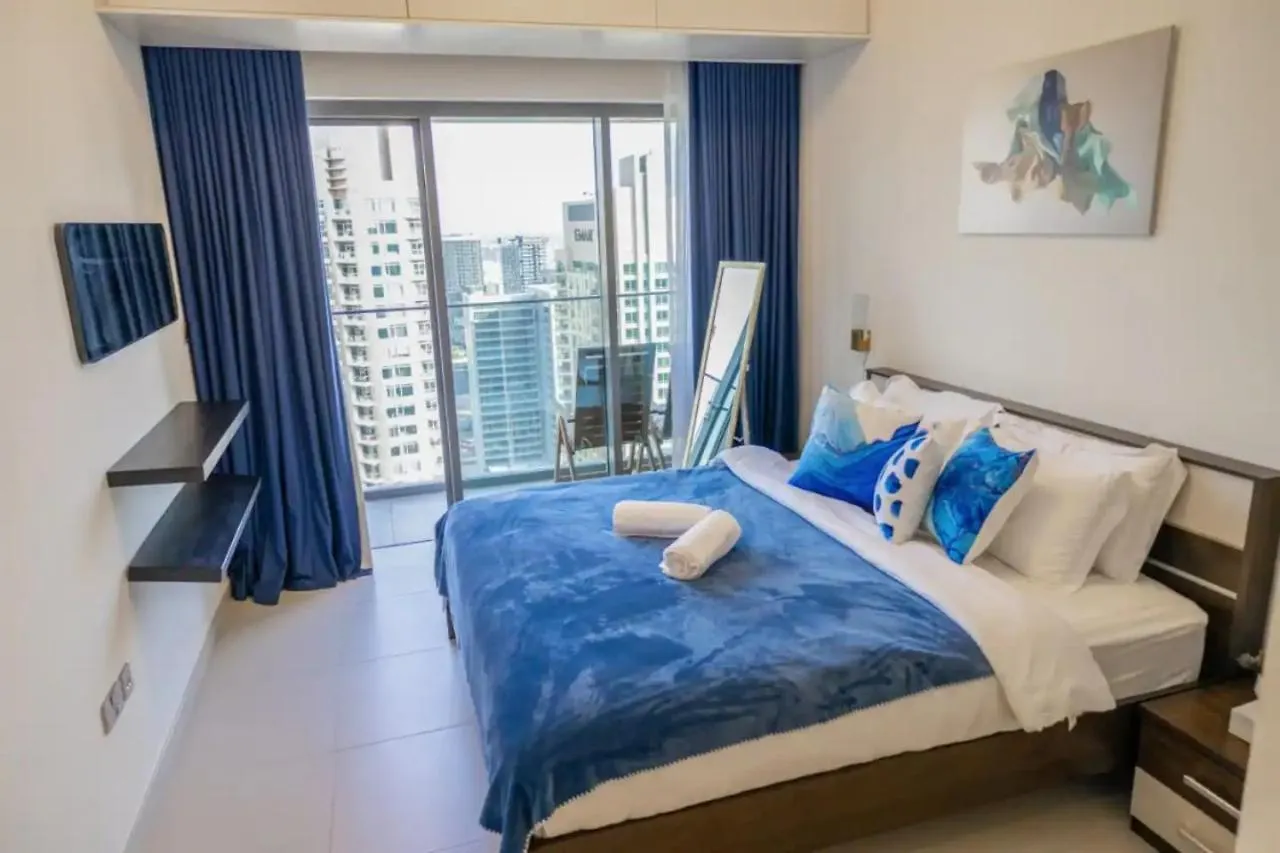 Lux 2Br Downtown - Burj-Fountain View - Pool -Gym Apartment Dubai